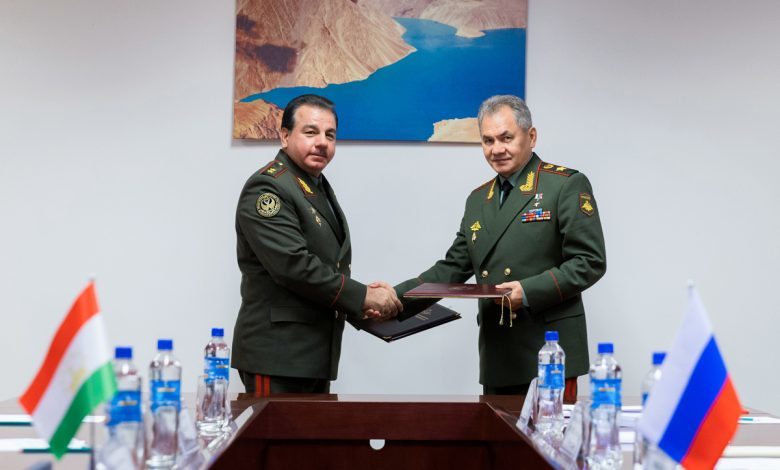 Russian, Tajik defence ministers discuss response to Afghan conflict risks - July 25, 2021
